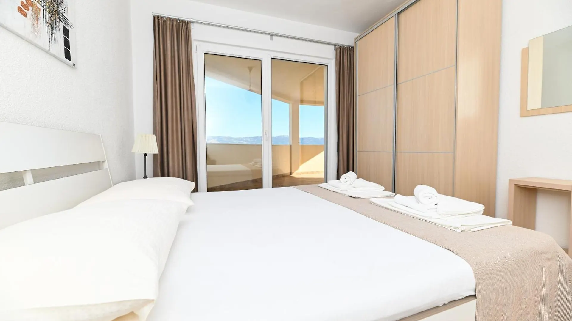 Apartments Bluesky Trogir 0*,
