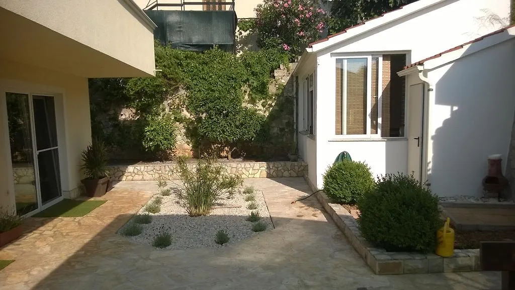 Apartments Bluesky Trogir 0*,