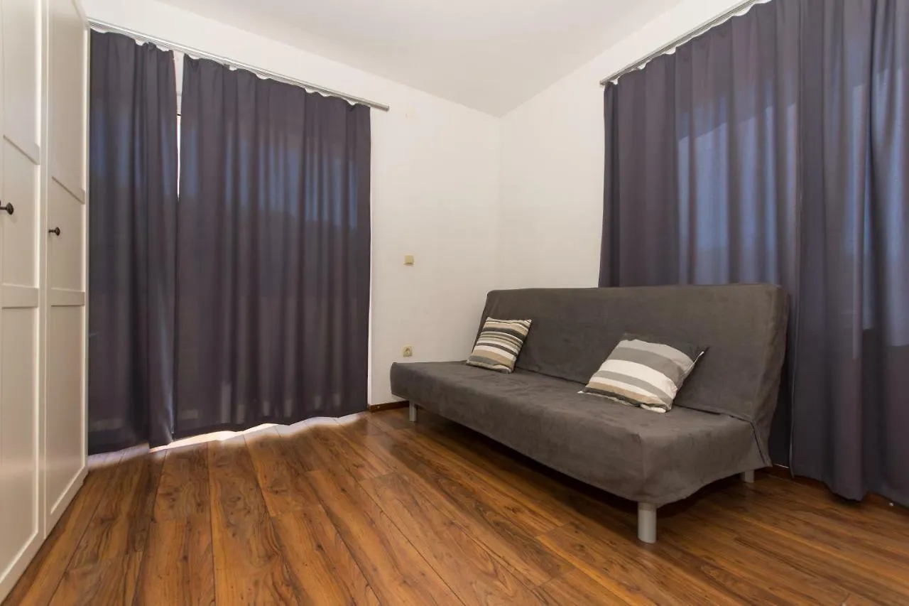 Apartments Bluesky Trogir 0*,